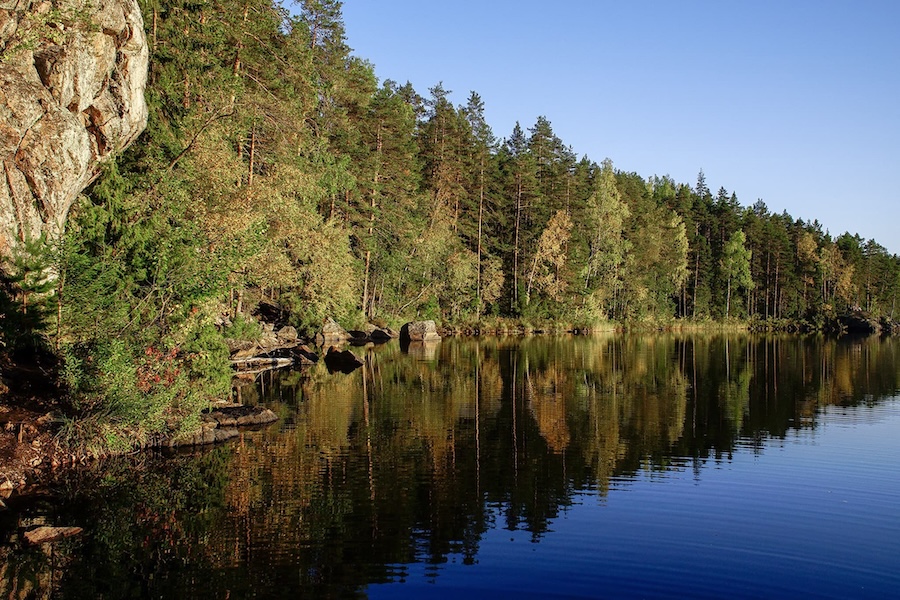 Hiking lake repovesi.