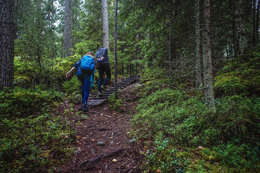 Hiking steep trail pirunkirkko.