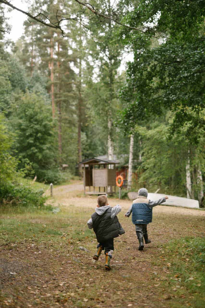 Vietä perheloma lasten kanssa.