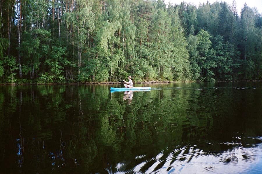 Välinevuokraus ja vesiurheilu hinnasto. Vene, kajakki, suppilauta, kanootti ja moottorivene.